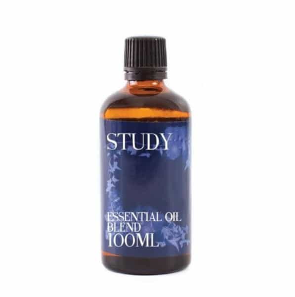 study-essential-oil-blends-297436_7ae09a35-5b8e-4473-aa8f-7f05b53d5305_720x